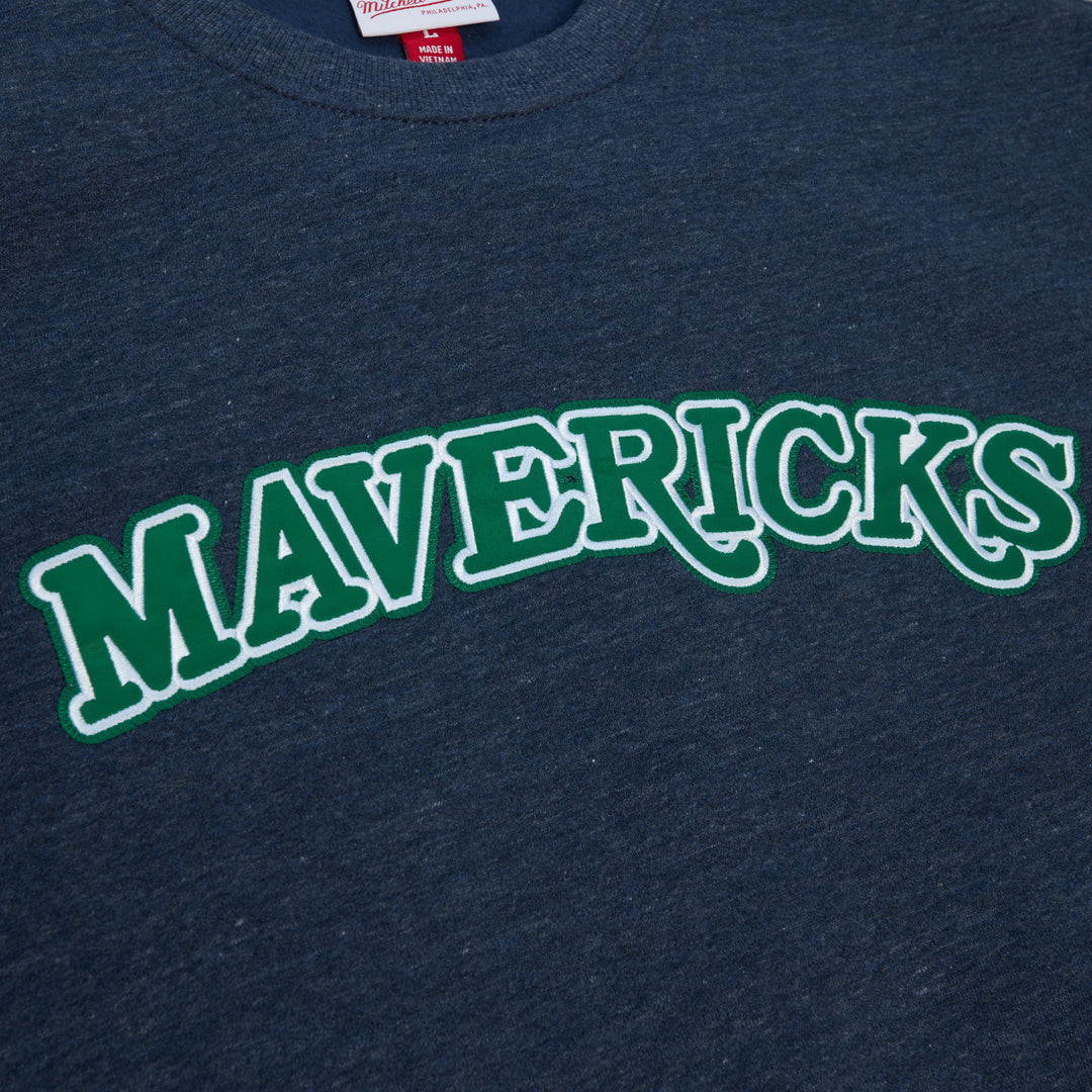 DALLAS MAVERICKS MITCHELL & NESS NAVY BLUE VINTAGE CREWNECK SWEATSHIRT