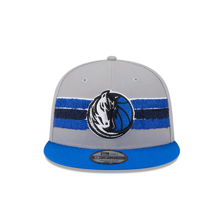 DALLAS MAVERICKS NEW ERA GREY STRIPED SNAPBACK