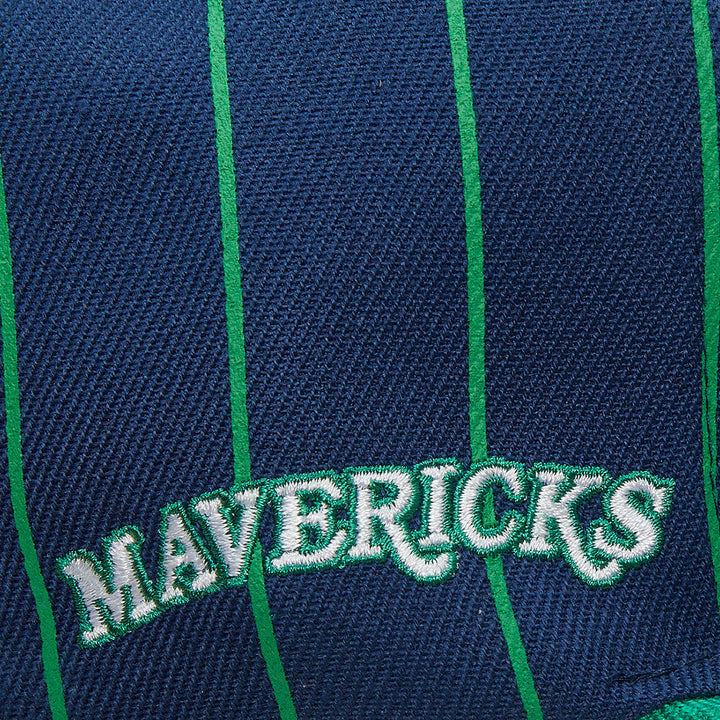 DALLAS MAVERICKS MITCHELL & NESS HARDWOOD CLASSIC PINSTRIPE SNAPBACK